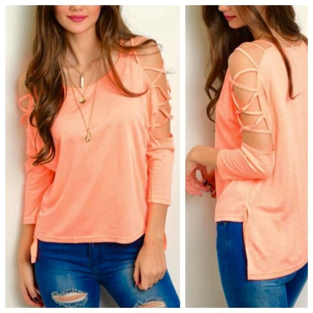 🆕🧡EN CREME! coral top-unique cut out sleeve